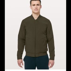 Lululemon mens switch over bomber size large dark olive